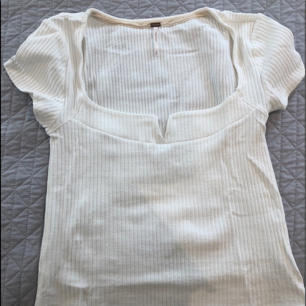 FREE PEOPLE RIBBED CROP TOP - ONLY BEEN WORM ONCE’